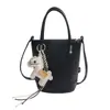 Bolsa de Design Retro de Nicho para Mulheres 2026 Nova Textura de Alto Padrão Versátil Bolsa Transversal Cor Pura Bolsa de Mão Estilo Balde
