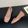Zapatos de mujer para aumentar la altura, nuevos bailarinas de estilo francés otoño 2026 para combinar con faldas