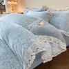 Novo Conjunto de Cama Bordado Francês do Sul em Veludo Leite com Renda, Quatro Peças com Lençol com Elástico, Adequado para Todas as Estações