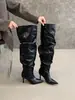 Novas Botas de Salto Alto Empilhadas com Pregas e Cano Largo 2026, Botas de Cano Alto Apontadas Estilo Europeu e Americano
