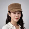 Gorra cortavientos de color liso con textura de gamuza transfronteriza para equitación, venta al por mayor desde la fábrica de origen, para circunferencia de cabeza grande, gorra elegante sin visera para estudiantes