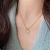 Collar sencillo con cara sonriente cuadrada de concha blanca para mujer 2022, nuevo diseño avanzado, nicho de sentido, exquisito collar de cadena de clavícula