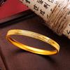 El Mismo Modelo Popular de la Tienda Gold, Pulsera de Trébol de Cuatro Hojas CNC de Gama Alta, Oro Arena con Alta Retención de Color, Pulsera de Banda Lisa Electrochapada al Vacío en Oro de 24 Quilates