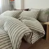 Conjunto de quatro peças de tricô triangular listrado minimalista japonês estilo nórdico em veludo de leite, conjunto de três peças espesso de lã coral para inverno, 1.8