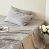 Conjunto de três peças de lençol de cama de gaze de algodão puro de camada dupla com padrão floral pequeno estilo vintage, capa de edredom e fronha de gaze de algodão puro respirável