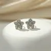 Serie de Pendientes de Siete Días Pendientes de Botón Flor de Ciruelo Aguja de Plata S925 Completamente Incrustados Circonita Flor de Estrella Pequeña Pendiente Elegante y Exquisito