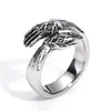 Moda europea y americana personalidad estilo punk retro anillo de acero de titanio para hombre abrazo joyería de comercio exterior transfronterizo venta directa