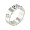 Anel de Cartão V-Gold Moda Anéis de Casal de Aço Titânio Anel de Cartão Sem Diamantes Três Diamantes Estilo Europeu e Americano Personalizado Venda Direta de Fábrica