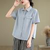 Camisa feminina de manga curta original de verão 2024, nova, artística, de cor sólida, plissada, com botões simples, para combinar com tudo