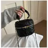 2026 Nuevo Bolso de Mano Mini Caja Estilo Coco Cuadros para Mujer Cadena de Lujo Ligero Bolso Cruzado Pequeño En Stock Envío Directo