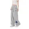 Calça de moletom cinza estilo retrô americano com estampa de bolso, unissex, modelagem solta, calça casual versátil de perna larga, moderna para casais