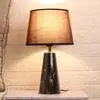 Lámpara de mesa estilo americano, adecuada para la sala de estar, junto al sofá, creando una atmósfera lujosa en el dormitorio o estudio; una lámpara de mesa de mármol importada de alta gama, de América del Norte, marca RH Ansel