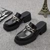 Estación Europea 2026 Verano Nuevas Sandalias de Tacón Grueso Estilo Europeo, Chanclas a Medio Pie Versátiles de Suela Gruesa con Punta de Cadena para Mujer, Modernas para Uso en Exteriores