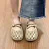 2026 Cómodas y Dulces Zapatillas Planas Caladas de Perezoso de Medio Pie Estilo Nuevo con Lazo de Punta Cerrada para Mujer para Uso Exterior en Primavera y Verano