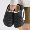 Pantuflas de Algodón Impermeables para Hombre en Otoño e Invierno Nuevo Estilo Casual para Exteriores Felpa Cálida Suela Suave Antideslizantes Resistentes al Desgaste Pantuflas de Algodón para Mujer Venta al por Mayor