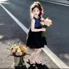Vestido Saia Patchwork Sem Mangas para Meninas Verão 2026 Novo Estilo Menina Aluna do Ensino Fundamental Vestido Regata Roupas de Verão Vestido Estilo Coreano Infantil