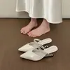 Mules Elegantes Fechadas na Ponta com Salto Anabela Estilo Francês Deslumbrantes para Mulheres, Verão 2026, Bico Fino, Sandálias de Salto Alto Super Modernas