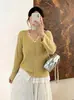 Cárdigan de punto para mujer talla grande con escote en V y ribete de encaje, colección otoño 2026, diseñado para mujeres con curvas, con un aspecto suave y juvenil, con detalles de patchwork
