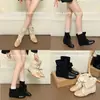 Botas de Cano Curto Femininas Bico Redondo Emagrecimento Laço Versátil Salto Escondido Botas de Moda 2026 Retrô Francês Solado Macio Patchwork Cadarço