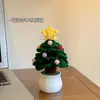 Árbol de Navidad Pequeño en Maceta Tejido a Mano DIY Producto Terminado Decoración de Escritorio Regalos Creativos de Navidad para Amigos Hombres y Mujeres