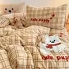 Invierno Espesado Toalla Bordada Terciopelo de Leche Juego de Cuatro Piezas Sábanas Funda Nórdica Más Ropa de Cama Juego de Tres Piezas Dormitorio Estudiantil 4