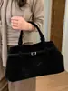 Bolsa Tote de Mão Grande Capacidade com Design de Nicho para Deslocamento de Alto Padrão Transfronteiriço Outono/Inverno 2026 Nova Fosca