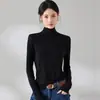 Camisa básica feminina de lã mista com gola alta, fina, justa ao corpo, macia e agradável à pele, de manga longa, para o outono de 2026