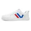 Novos Sapatos Brancos 2024, Tênis Esportivos e Casuais da Moda, Tênis Brancos da Moda Masculino, Sapatos Estudantis Masculinos Estilo Coreano