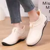 Zapatos Impermeables Estilo Grueso Cuatro Estaciones Modernos Suela Gruesa Moldeo por Inyección Japonés Ligeros de Caña Baja Resistentes al Desgaste Estudiante Botas de Lluvia para Primavera y Otoño