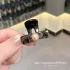 Presilha Pequena para Cabelo com Strass e Pérolas de Design Nicho Estilo Coreano e Japonês para Mulheres, Acessório de Cabelo Estilo Princesa, Presilha de Cabelo de Luxo Leve
