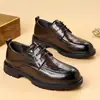 Zapatos de hombre estilo brogue transfronterizos, zapatos casuales retro de otoño, zapatos de cuero formales de negocios estilo británico, zapatos para novio de boda