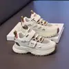 Zapatos Deportivos para Niños Verano Nuevo Estilo Malla Hueca Transpirable Zapatos Tipo Papá para Niños Estudiantes de Primaria Suela Suave Zapatos para Correr al Aire Libre