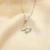 Colgante de mariposa de cristal de alta calidad cadena de acero inoxidable joyería de temperamento para chicas amigas amistad al por mayor