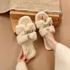 Pantuflas planas peludas para mujer para usar en exteriores, moda 2026 otoño e invierno, pantuflas de algodón peludo sin cordones con hebilla metálica