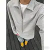 Sudadera gris de dos piezas simuladas con media cremallera para hombre, top casual de alta gama para otoño con cuello clásico, chaqueta para hombre