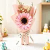 Mini Buquê de Girassóis, Flores de Sabão, Girassóis Secos e Caixa de Presente como um Sucesso da Temporada de Formaturas