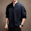 Sudadera de punto gofre de alta gama, ligera y con textura para hombre, con un diseño retro de media cremallera, un corte relajado y mangas largas, adecuada para el uso diario.