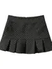 Falda de lunares negros para mujer, estilo fino de verano, minifalda súper elegante para mujeres petite, anti-exposición, falda plisada de cintura alta en línea A