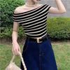 Corea del Sur Verano Nuevo Spice Girls Sexy Cuello Descubierto Ajustado Adelgazante Rayado Suéter de Manga Corta Top para Mujer