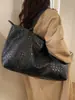 Bolsa Tote Elegante Versátil Estilosa de Grande Capacidade para Mulheres 2026 Novo Modelo Alta Estética Leve Nicho para o Dia a Dia Bolsa de Ombro