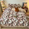 Conjunto de cama de quatro peças em veludo de leite de desenho animado para outono e inverno, com capa de edredom espessa e quente de flanela e fleece de coral, lençol com elástico e lençol de cama