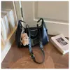 Bolsa Feminina Transfronteiriça de Comércio Exterior Nova Simples Moderna Bolsa Tote Grande Capacidade Casual para o Dia a Dia Bolsa Versátil de Ombro Único Transversal