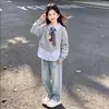 Conjunto moderno de primavera e outono para meninas estilo coreano, moletom doce de manga comprida estilo universitário e conjunto de jeans casual da moda