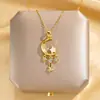 Nueva cadena de clavícula de lujo estilo coreano, collar versátil de acero de titanio de moda para mujer, colgante simple clásico de circón, accesorio versátil