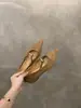 Sapatos Femininos Vermelhos Rasos de Camurça com Elevação Interna 2025 Primavera e Outono Elegantes Bico Fino com Saia Mary Jane Sapatos de Festa