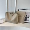 Bolsa de grande capacidade feminina outono versátil 2023 nova clutch simples casual portátil para o dia a dia e trabalho bolsa tote