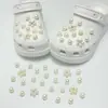 Compatible con accesorios para zapatos perforados, dijes de zapatos elegantes, accesorios de alta gama para bricolaje de perlas y metal, diamantes decorativos desmontables