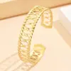 Pulseira de Aço Inoxidável com Recortes Geométricos Transfronteiriços Pulseira Feminina Banhada a Ouro 18K por Vácuo e Pressão de Óleo