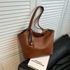 Bolso de Hombro de Gran Capacidad para Mujer 2026 Otoño e Invierno Nuevo Bolso Versátil para el Trabajo Bolso de Axila Bolso Tote de Moda Tendencia de Este Año