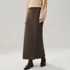 Nueva colección de otoño e invierno: una falda de punto de cachemira de hilo doble de siete agujas, gruesa, de corte ajustado, que favorece la figura y a la moda, de largo hasta la rodilla, con adornos de botones